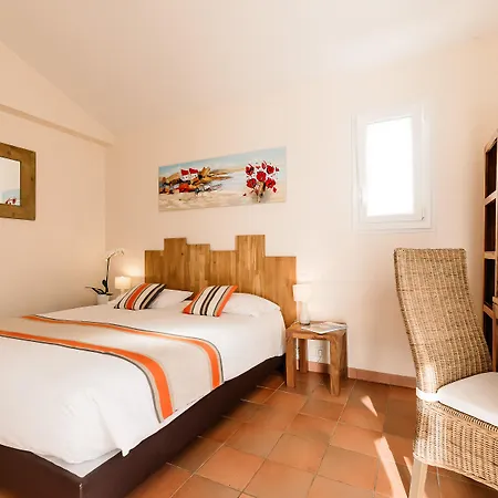 מלון Indarra ארבון