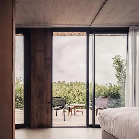 Laminak, The Originals Relais