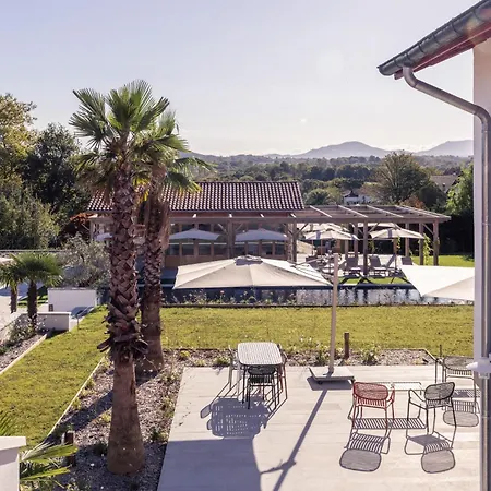 Laminak, The Originals Relais