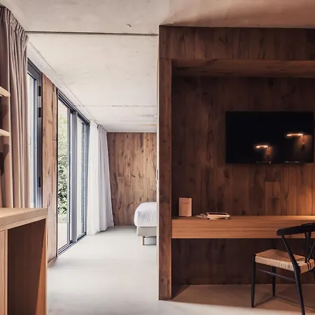 Laminak, The Originals Relais Hotel