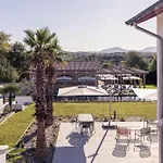Laminak, The Originals Relais