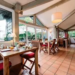 Laminak, The Originals Relais